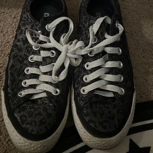 Leopard print converse